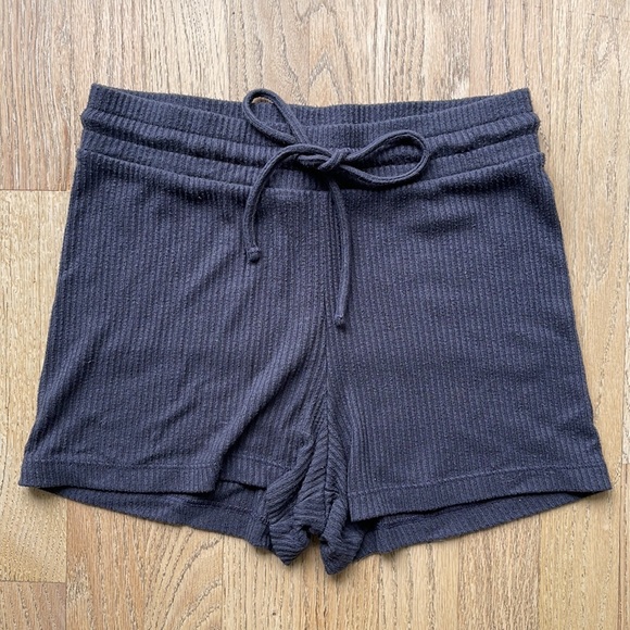 ♻️DONATED DEC. 2023♻️ 
Gap Love shorts and long-sleeve lounge set, size Small - Picture 4 of 5